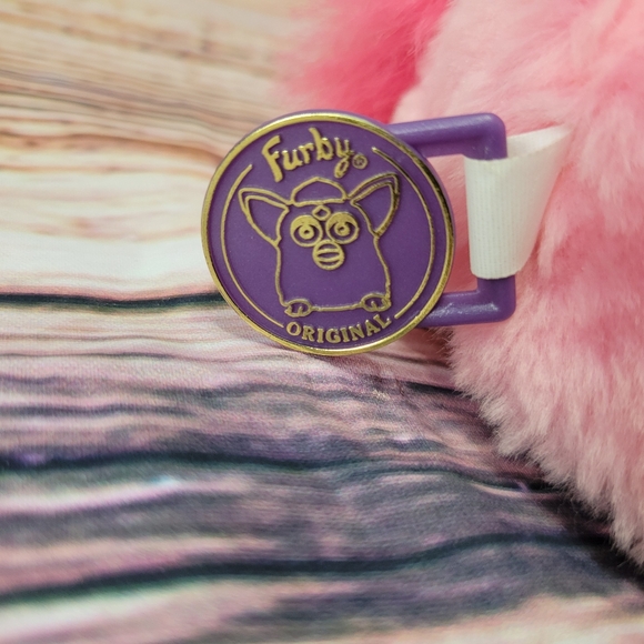 **SUPER RARE** 1999 FURBY with Box! 🤩 - Picture 12 of 16